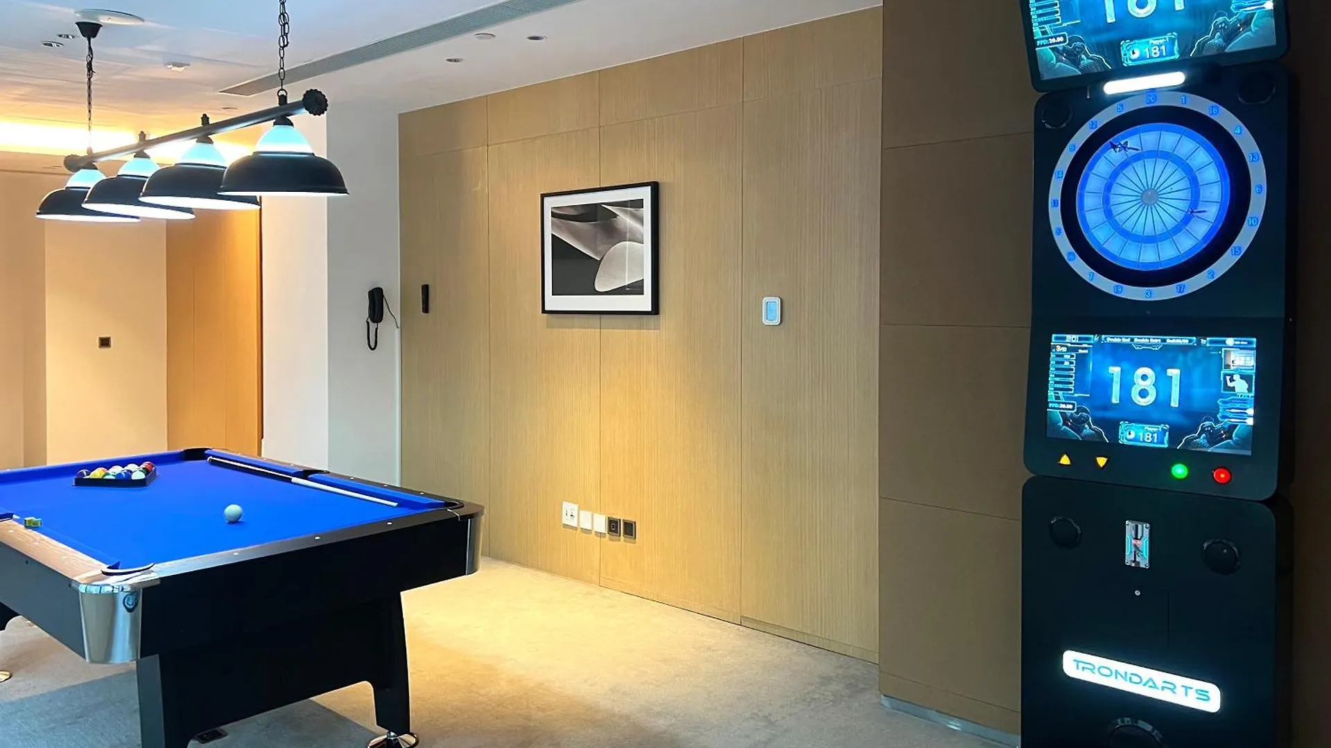 Oasis Aurum 181 Hotel location